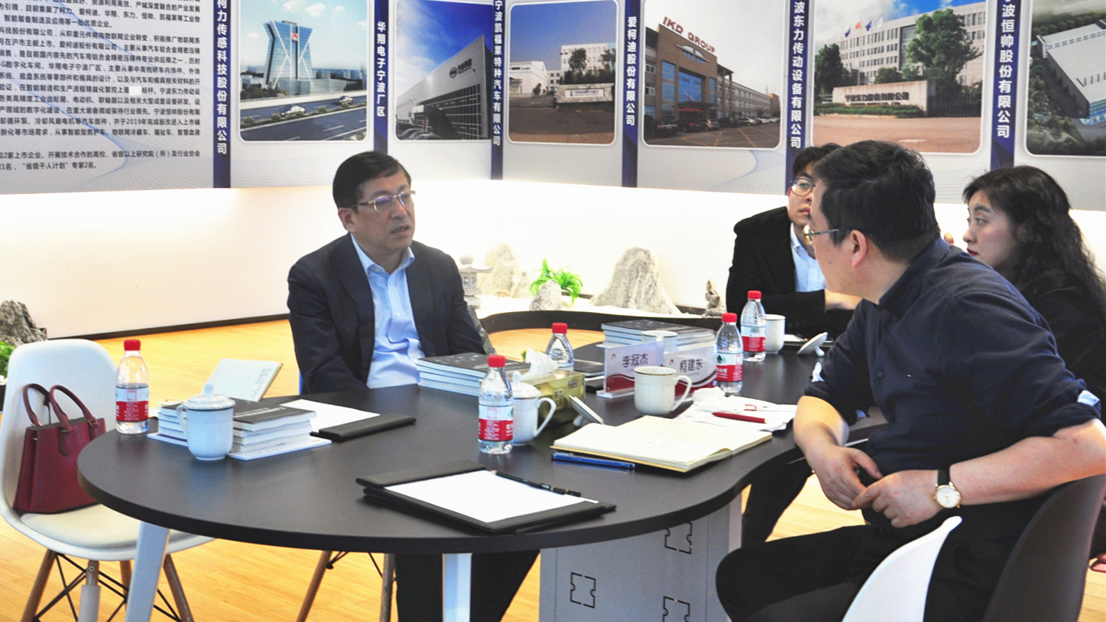 寧波市江北區(qū)委副書記、區(qū)政法委書記李冠杰一行赴柯力傳感調(diào)研