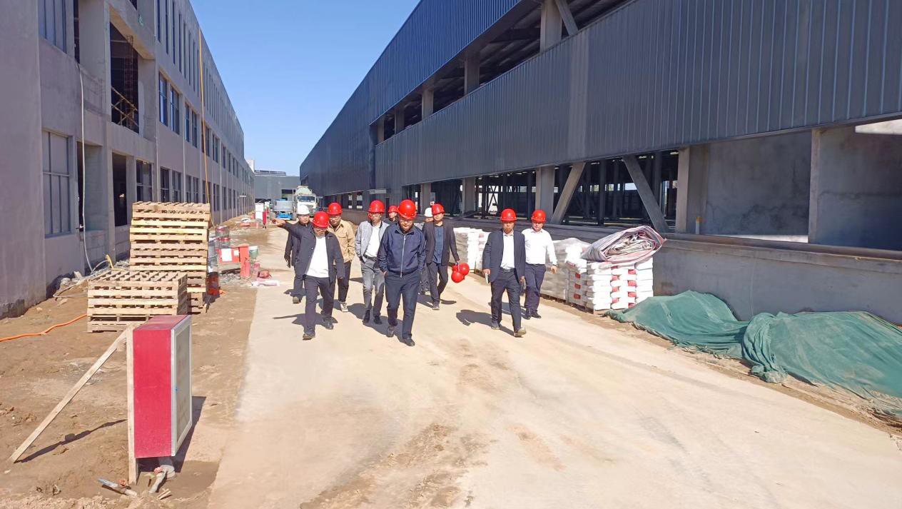 集團董事長兼總裁柯建東蒞臨鄭州公司指導工作